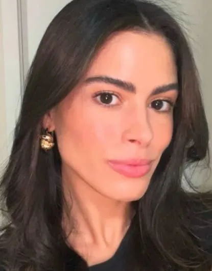 Dra. Camila Paiva Veiga